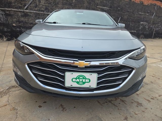 Used 2024 Chevrolet Malibu LT image 2