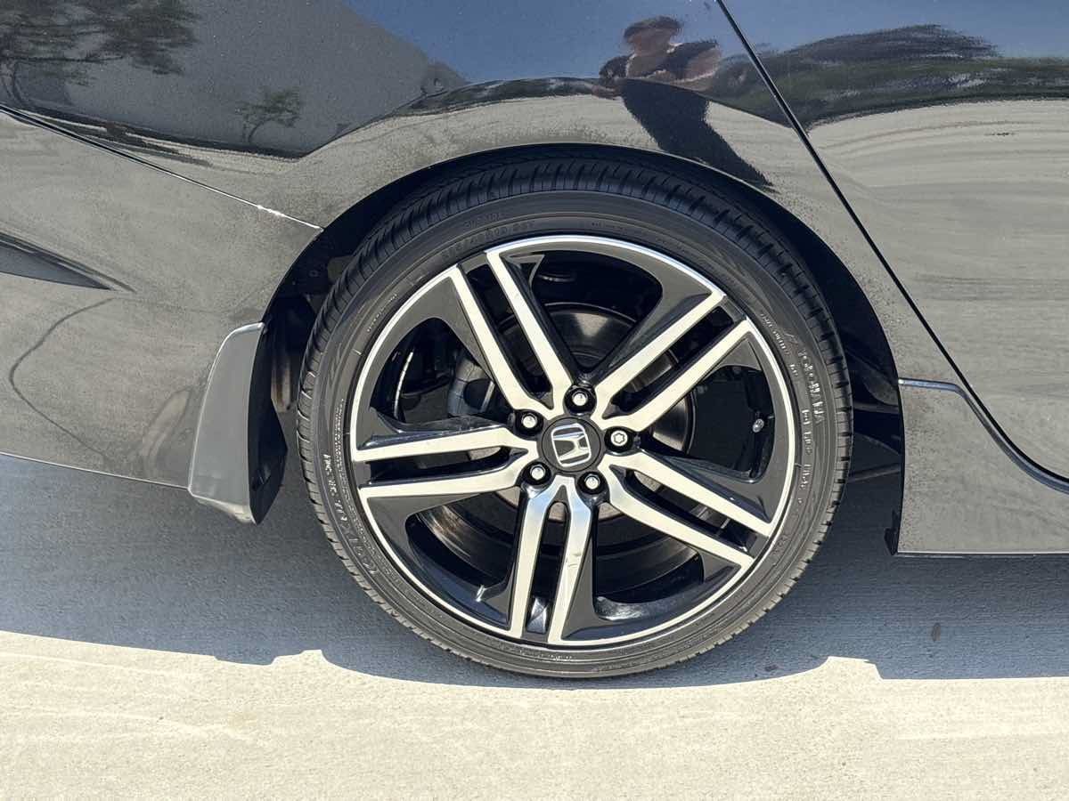 Used 2017 Honda Accord Sport image 9