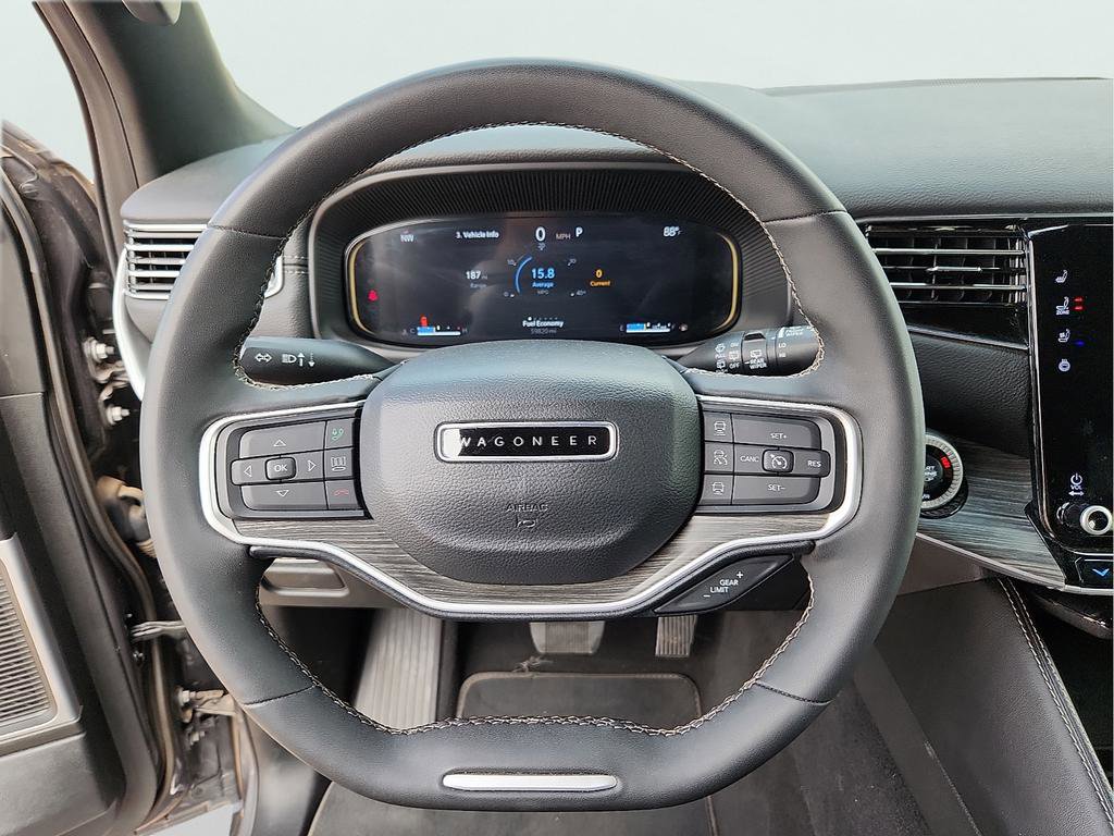 Used 2024 Jeep Wagoneer Series II w/ Flexible Seating Group image 18