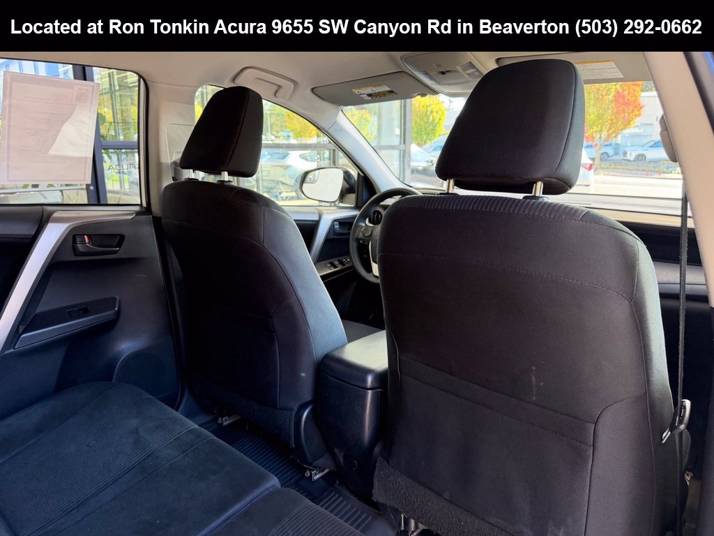 Used 2018 Toyota RAV4 LE w/ All Weather Liner Package AWD/4WD image 29
