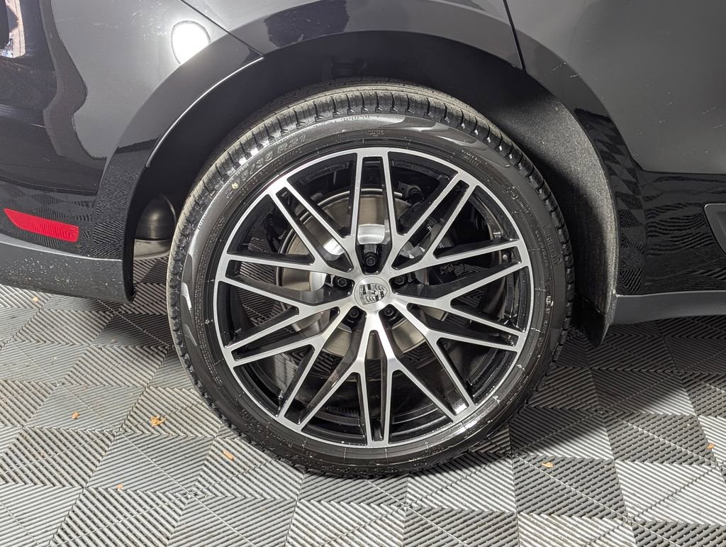 New 2026 Porsche Macan S image 13