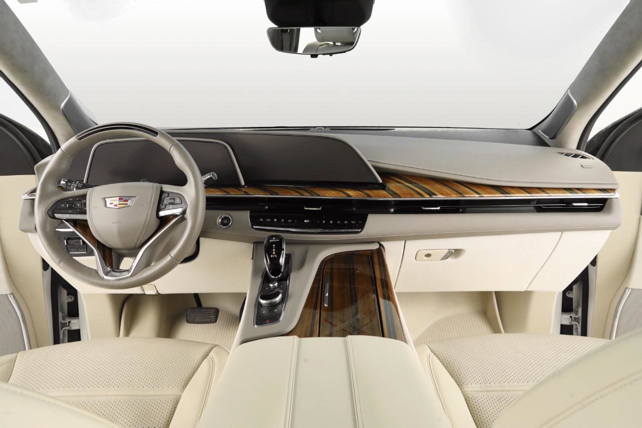 Used 2023 Cadillac Escalade Sport Platinum w/ LPO, ONYX Package AWD/4WD image 13