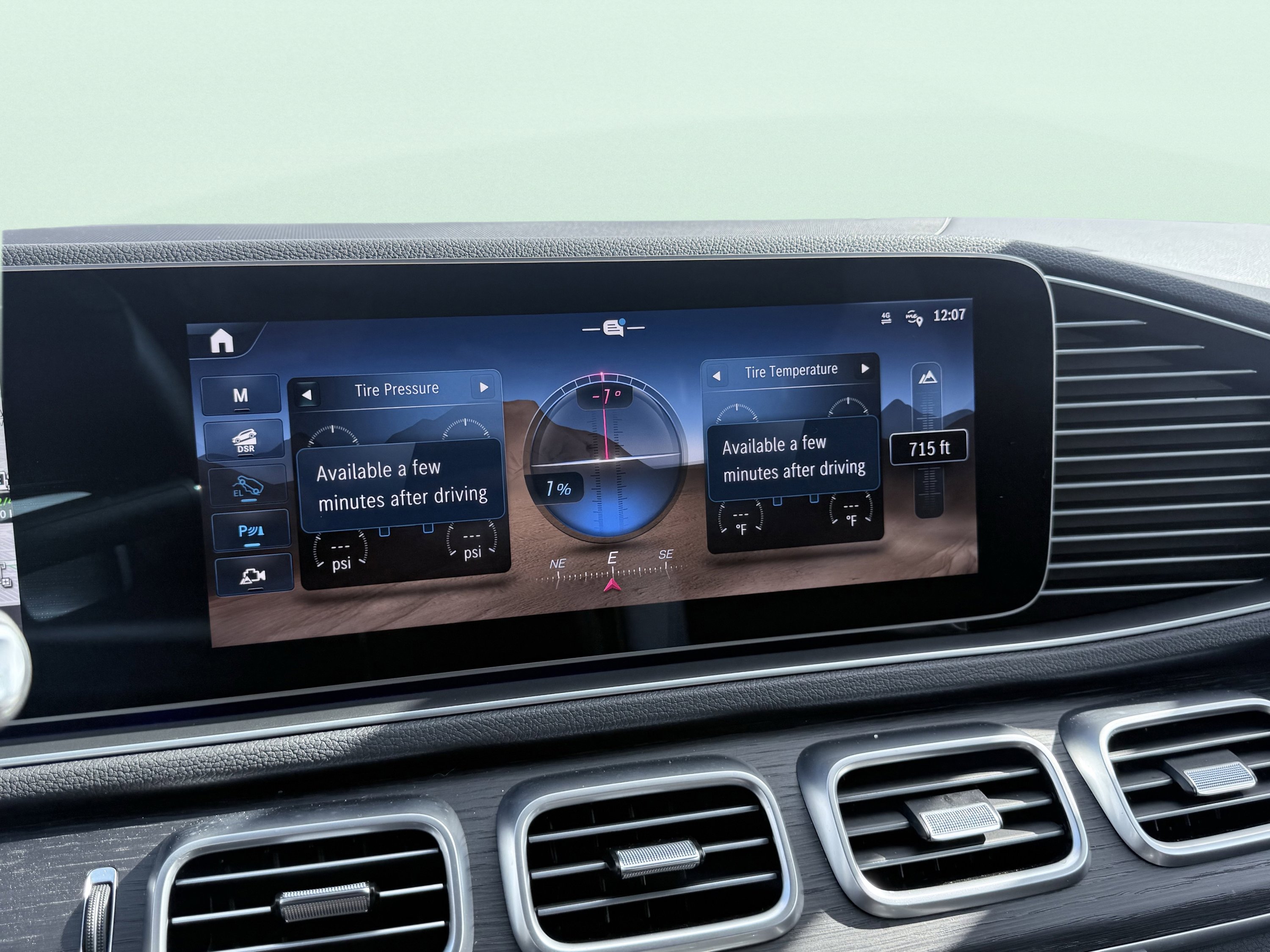 Used 2025 Mercedes-Benz GLE 450e 4MATIC w/ AMG Line Exterior image 59