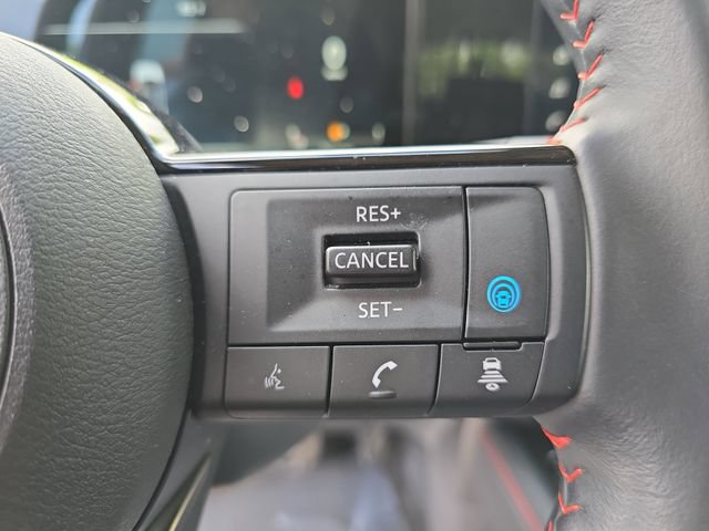 Used 2025 Nissan Kicks SR FWD image 36