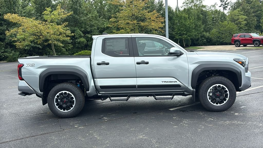 New 2026 Toyota Tacoma TRD Off-Road w/ TRD Off Road Upgrade Package AWD/4WD image 32