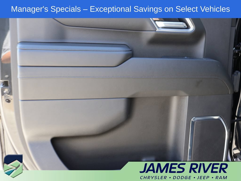 Used 2025 Chevrolet Silverado 1500 LT AWD/4WD image 16
