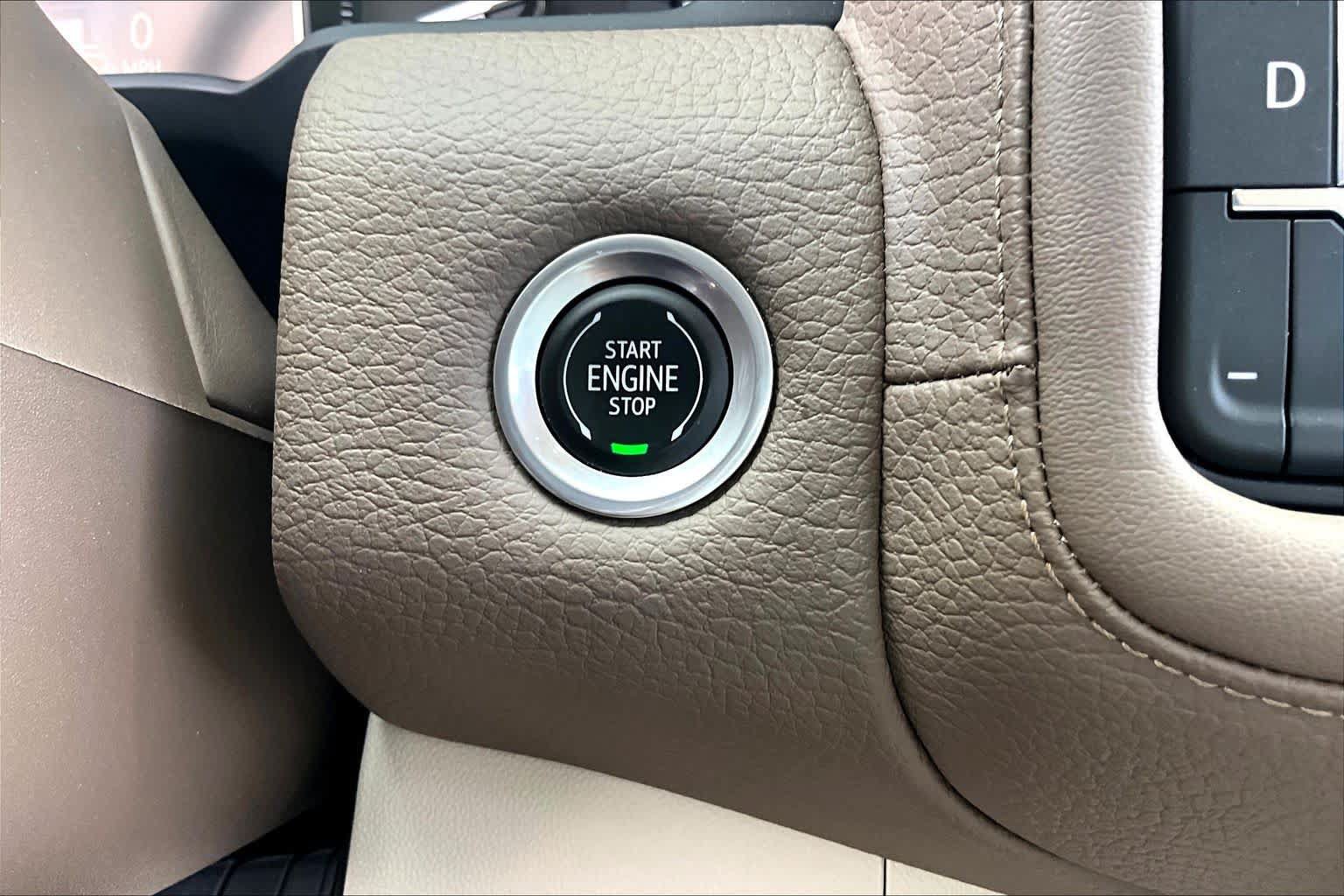 Used 2021 GMC Yukon XL Denali w/ Denali Premium Package RWD image 35