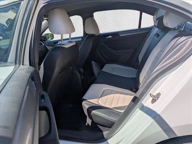 Used 2016 Volkswagen Jetta Sport FWD image 15