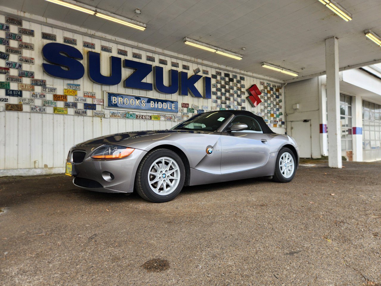 Used 2004 BMW Z4 2.5i RWD image 11