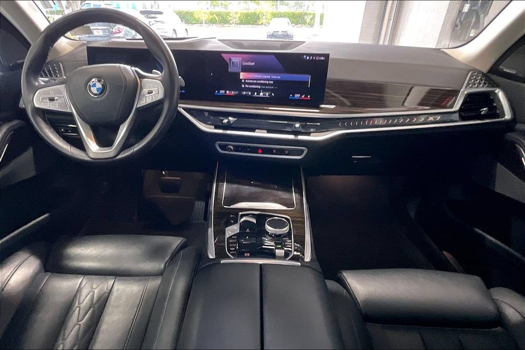 Used 2026 BMW X7 xDrive40i AWD/4WD image 6