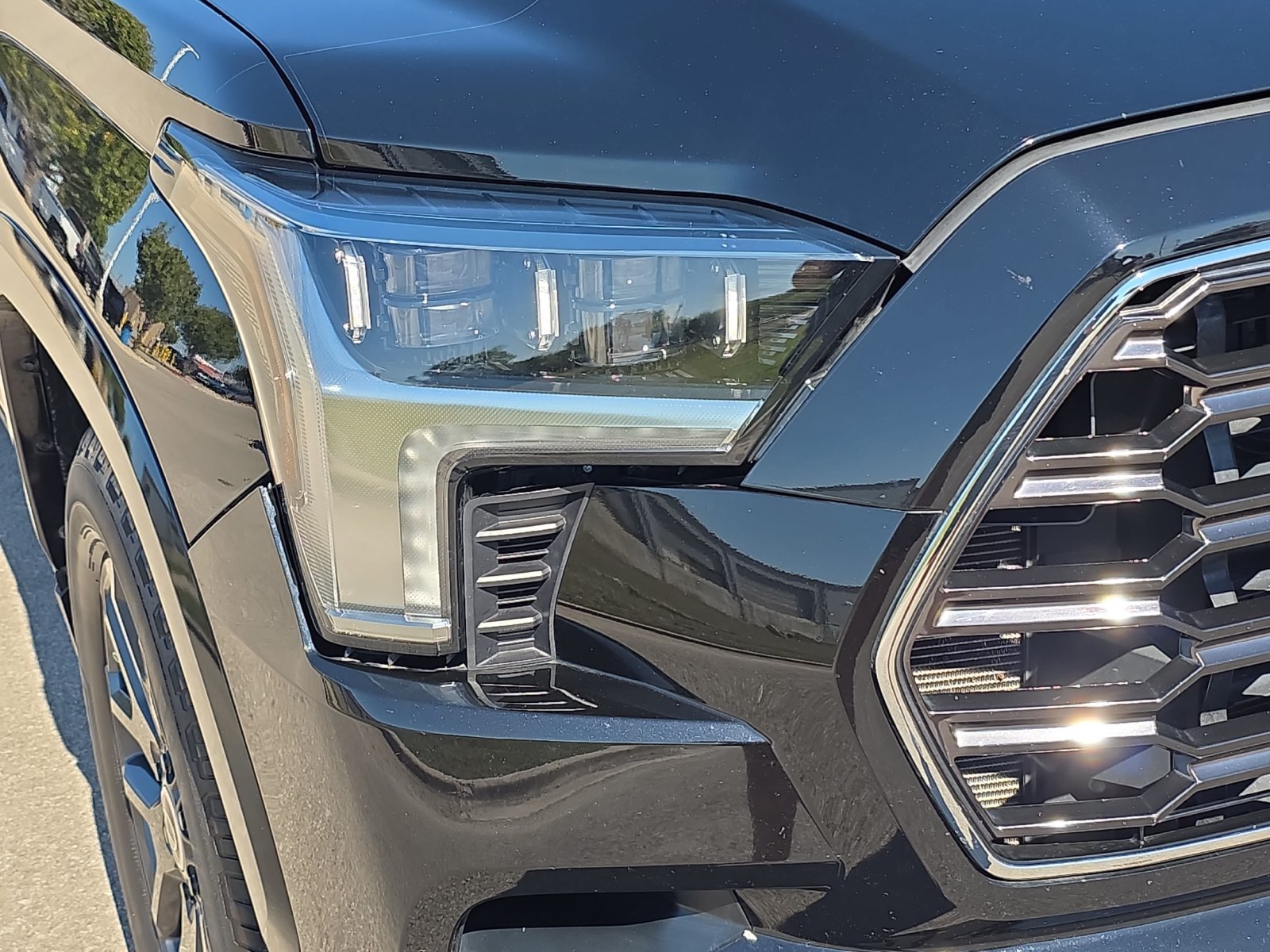 Used 2024 Toyota Sequoia Platinum AWD/4WD image 28