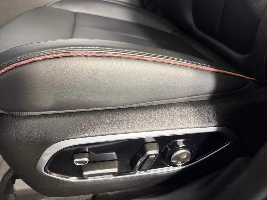 Used 2025 Jeep Wagoneer S Launch Edition image 25