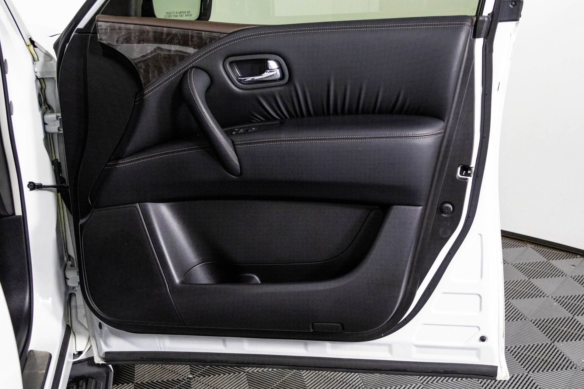 Used 2023 Nissan Armada Platinum w/ Captain's Chairs Package image 44