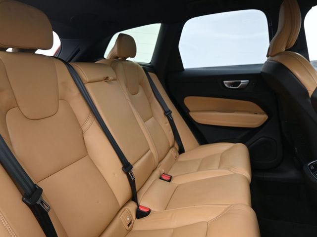 Used 2023 Volvo XC60 B6 Ultimate w/ Climate Package image 34