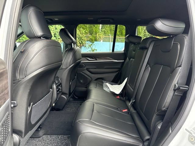 New 2026 Jeep Grand Cherokee Limited AWD/4WD image 10