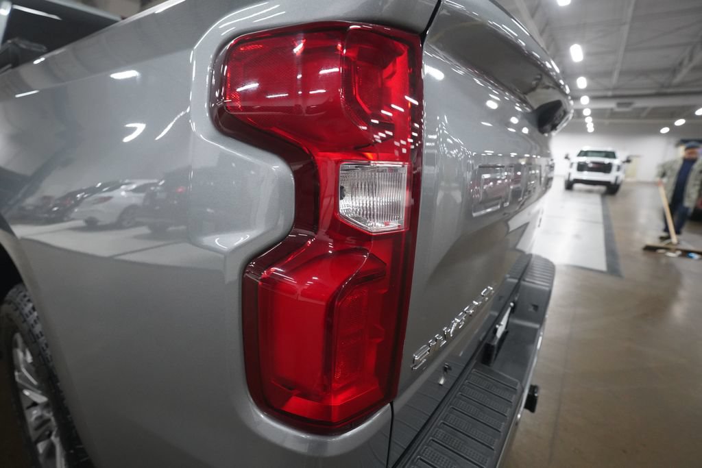 Used 2024 Chevrolet Silverado 1500 High Country w/ Technology Package AWD/4WD image 31