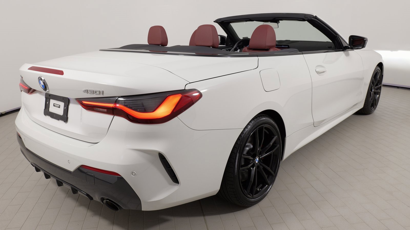 Used 2023 BMW 430i xDrive Convertible w/ M Sport Package image 13