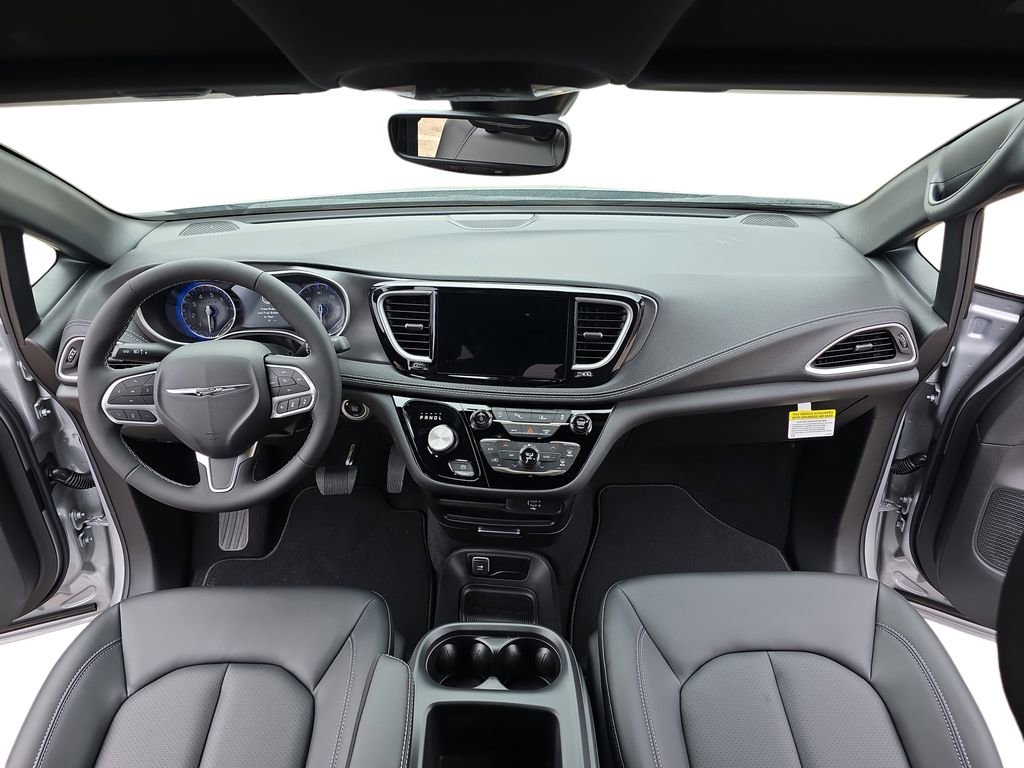 New 2026 Chrysler Pacifica Select image 9