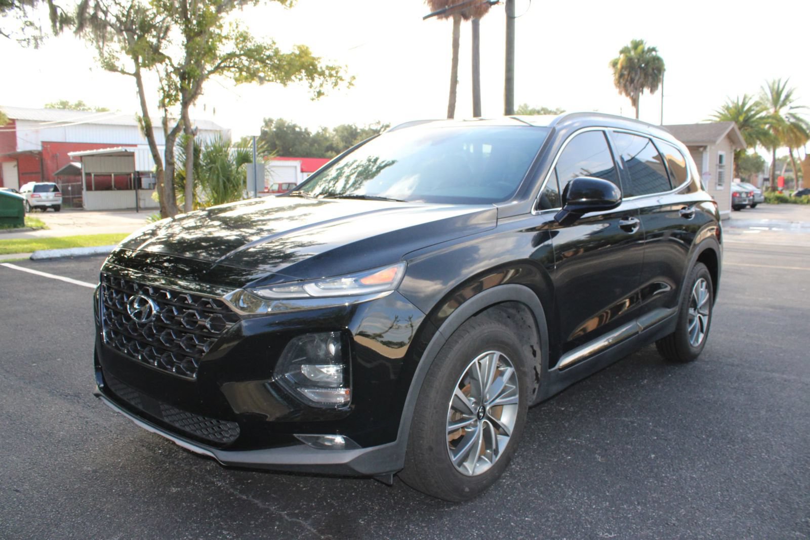 Used 2019 Hyundai Santa Fe SEL FWD image 2