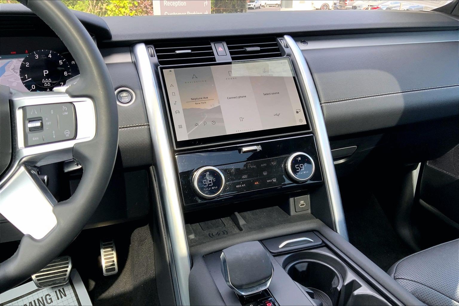 Certified 2025 Land Rover Discovery Dynamic SE AWD/4WD image 6