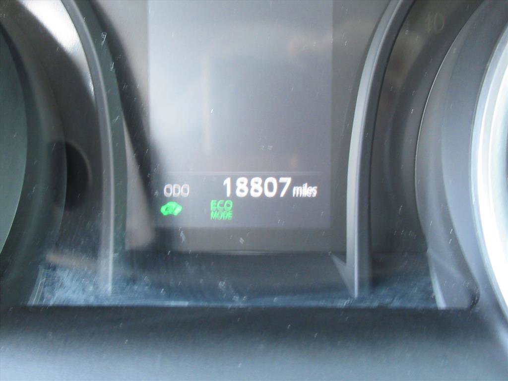 Used 2022 Toyota Camry LE image 28