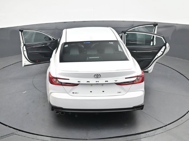 Used 2025 Toyota Camry SE FWD image 40