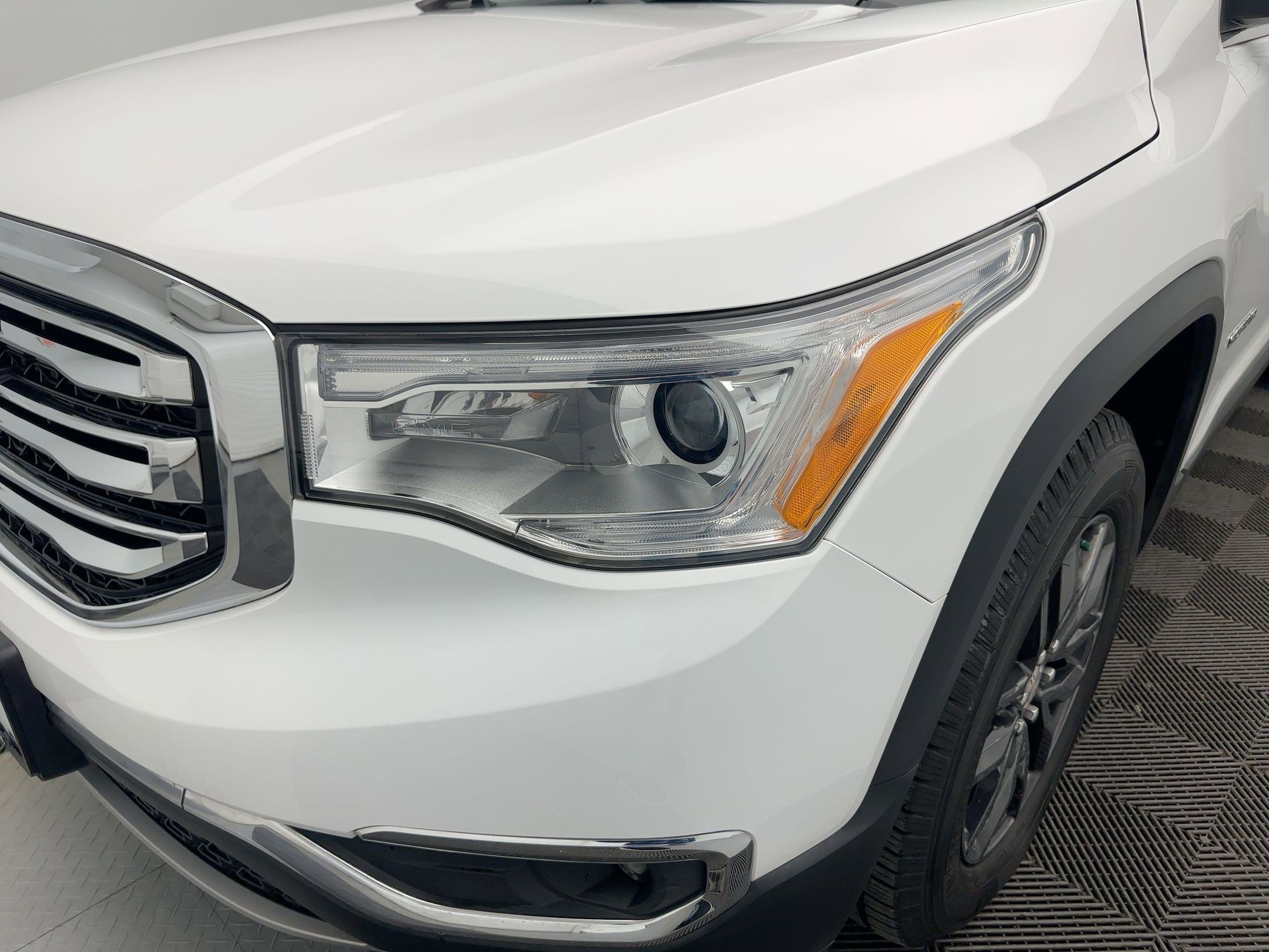 Used 2019 GMC Acadia SLT image 11