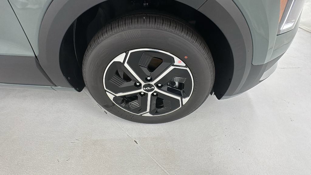 New 2025 Kia Niro EX image 9