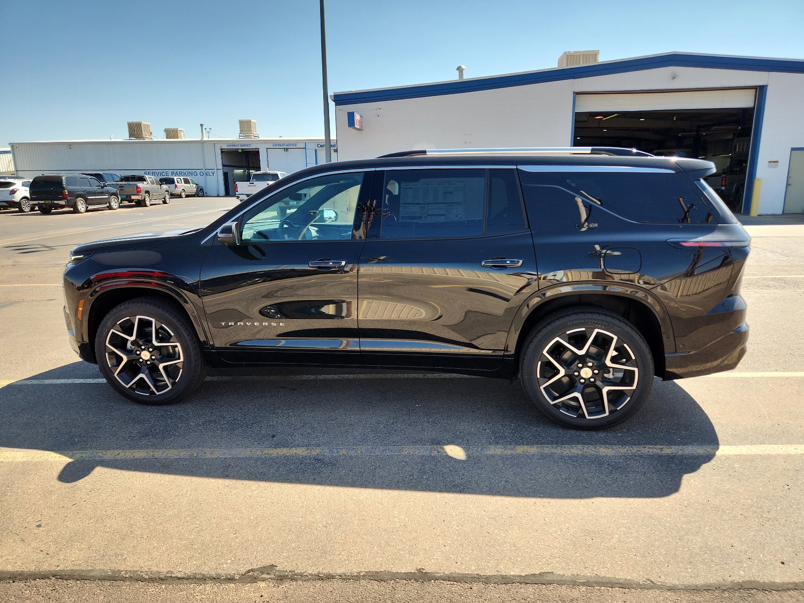 New 2026 Chevrolet Traverse High Country w/ LPO, Floor Liner Package image 2