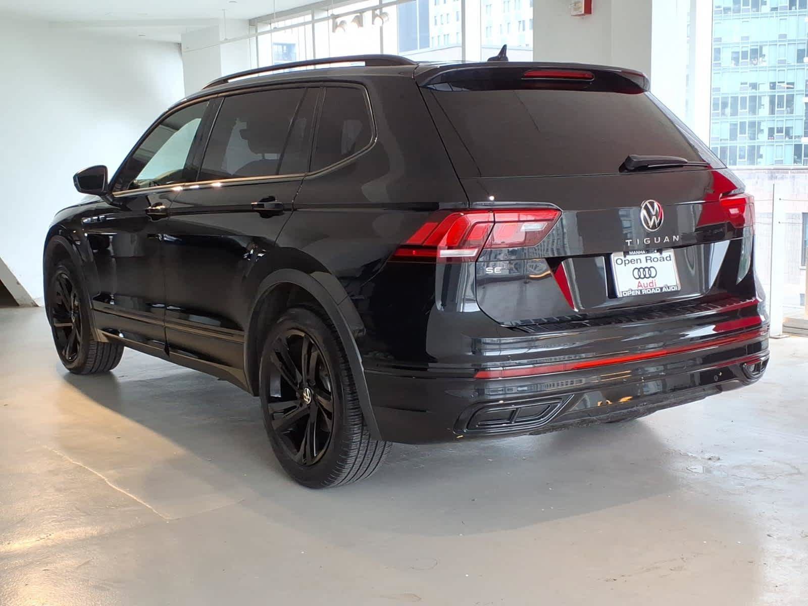 Used 2023 Volkswagen Tiguan SE R-Line AWD/4WD image 6
