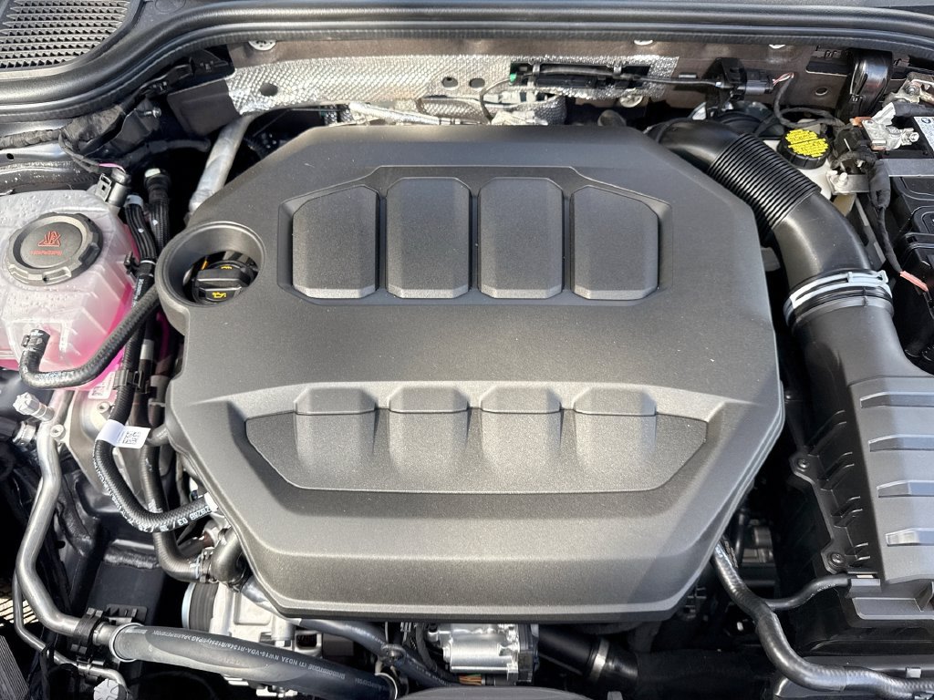 New 2026 Volkswagen GTI SE FWD image 18