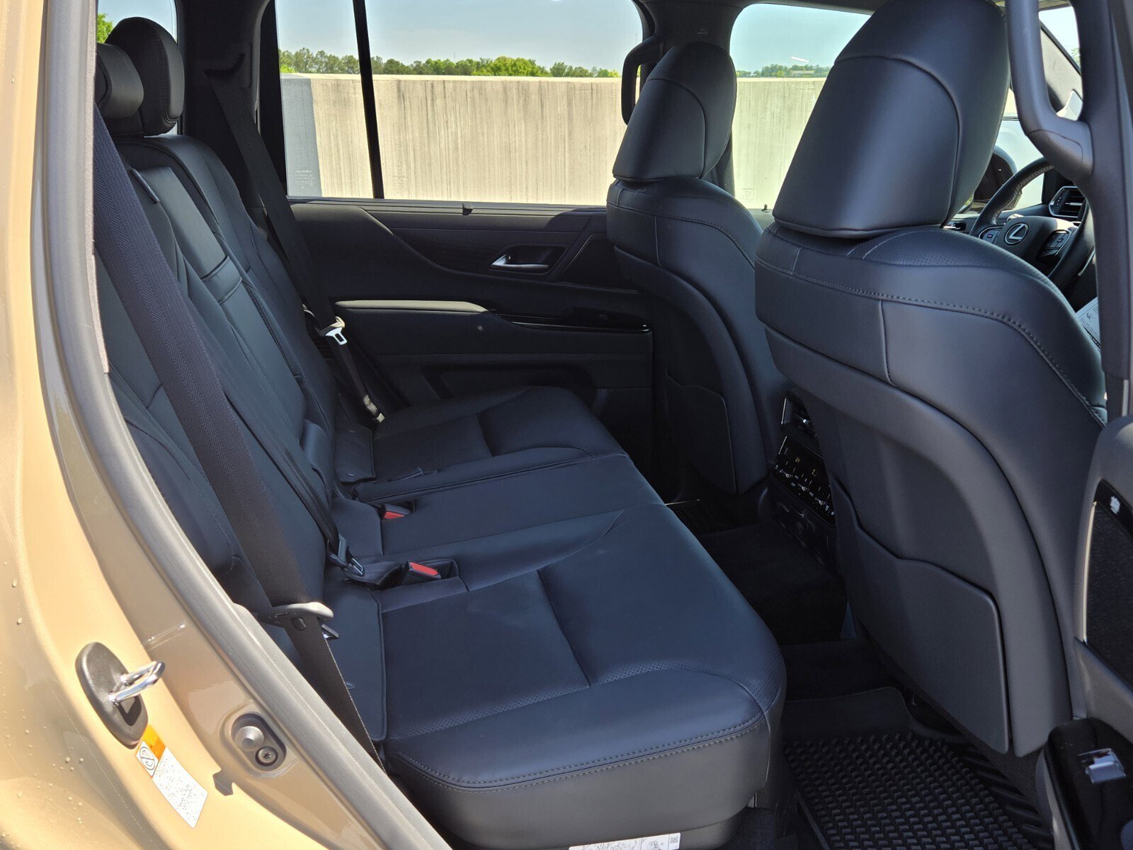 New 2026 Lexus LX 700h Overtrail AWD/4WD image 17