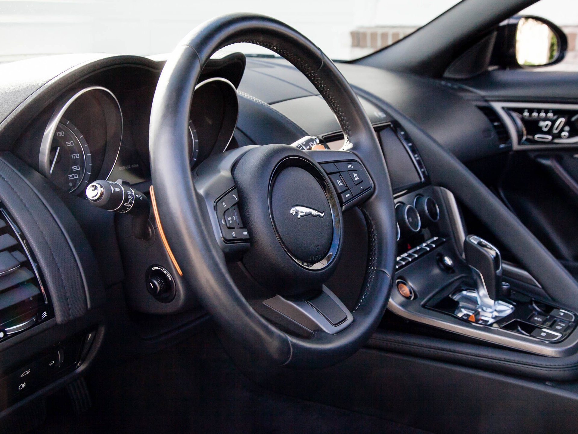 Used 2015 Jaguar F-TYPE S image 23