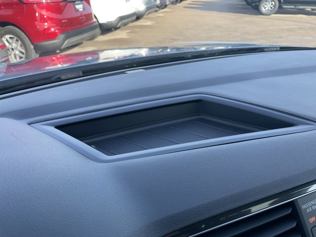 Used 2024 Volkswagen Tiguan SE image 45