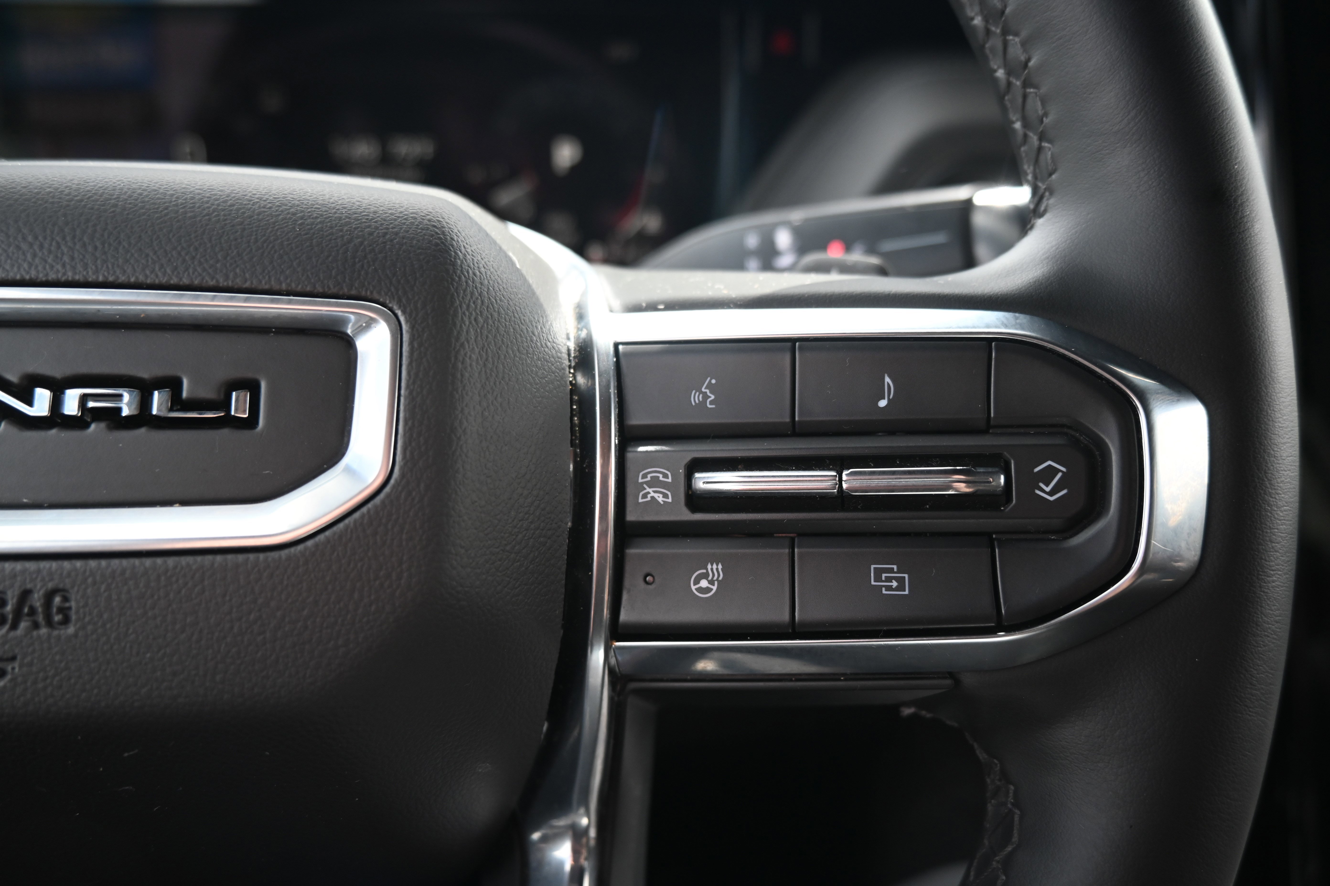 Used 2025 GMC Yukon Denali image 19