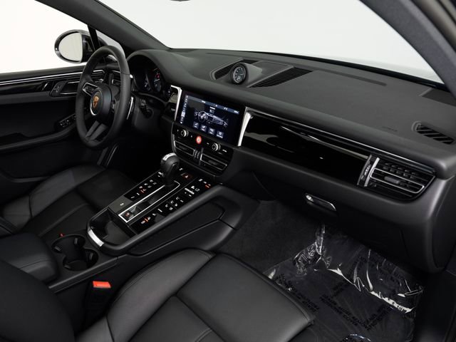 Certified 2026 Porsche Macan S AWD/4WD image 24