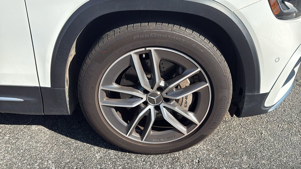 Certified 2025 Mercedes-Benz GLB 35 AMG 4MATIC image 10