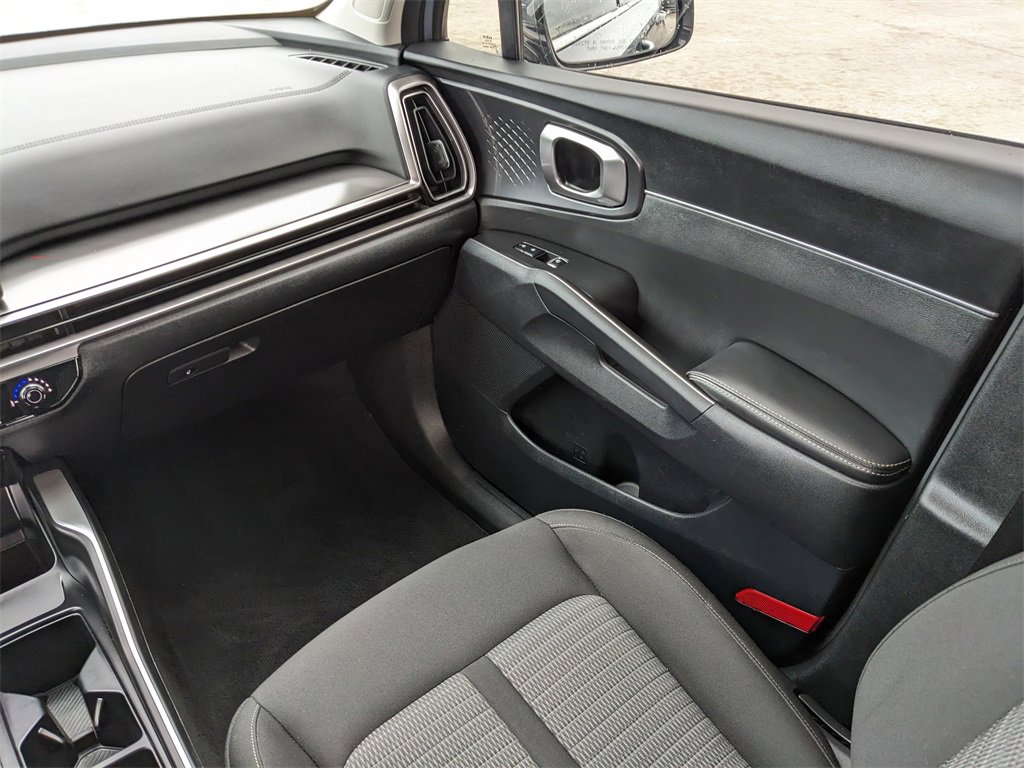 Certified 2024 Kia Sorento LX image 18