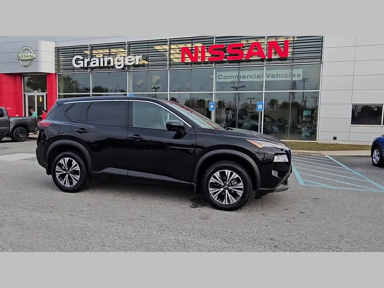 Used 2023 Nissan Rogue SV image 37