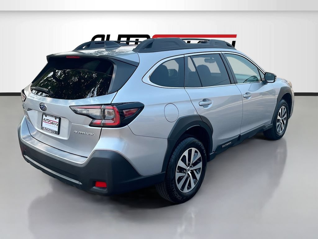 Used 2025 Subaru Outback Premium AWD/4WD image 7