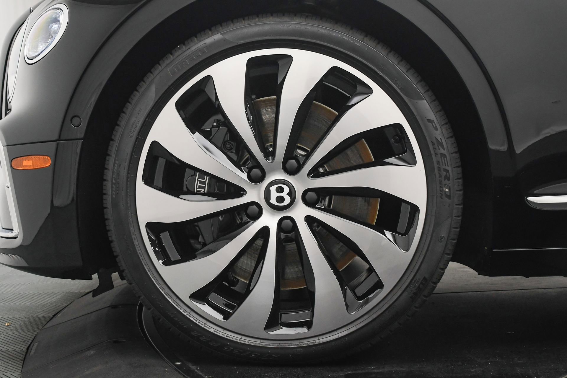 New 2026 Bentley Flying Spur Plug-In Hybrid image 6