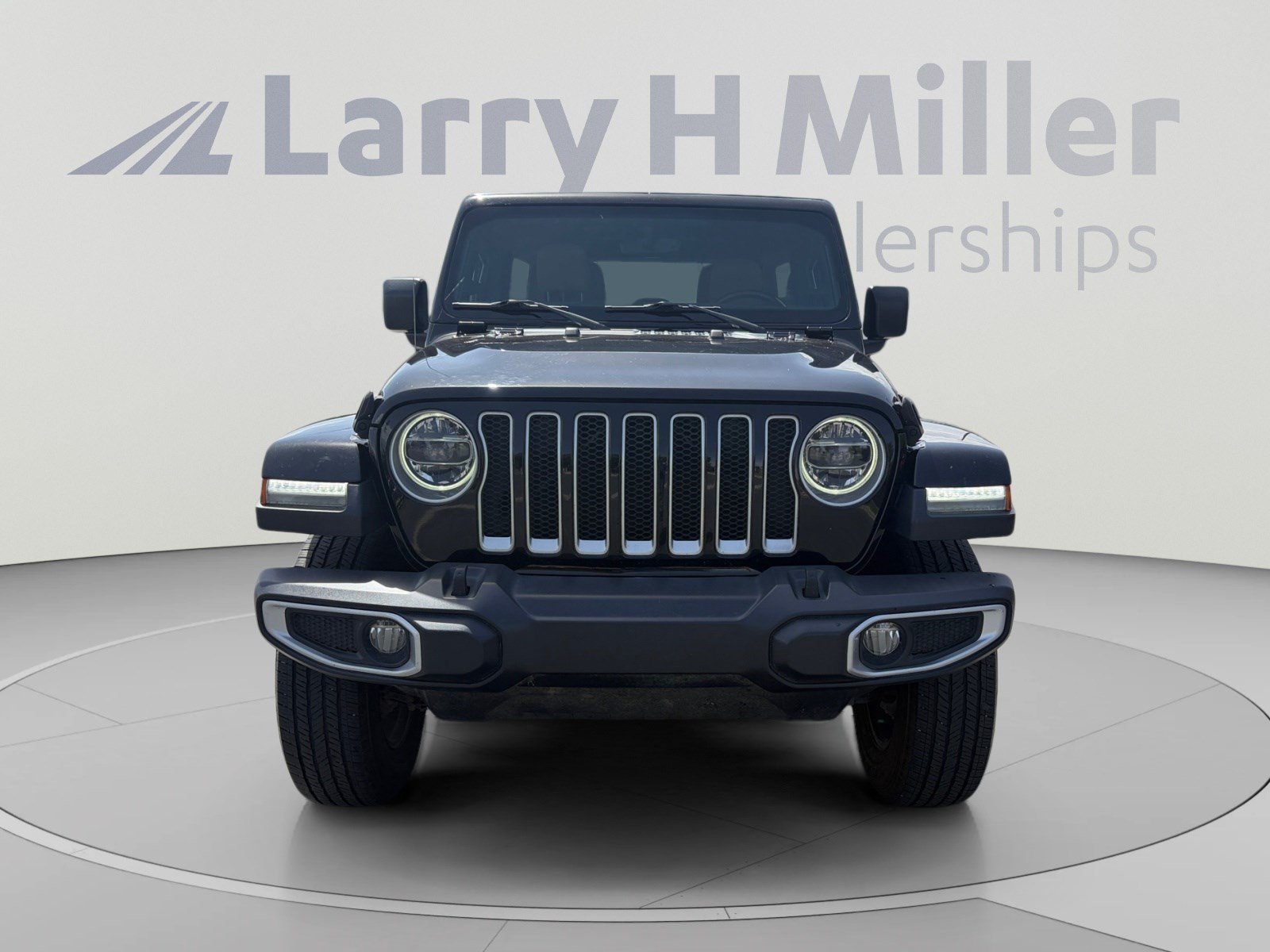 Used 2018 Jeep Wrangler Unlimited Sahara w/ Uconnect 4C Nav & Sound Group AWD/4WD image 8