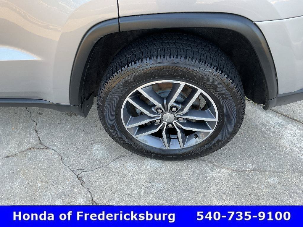 Used 2017 Jeep Grand Cherokee Limited w/ Luxury Group II AWD/4WD image 10