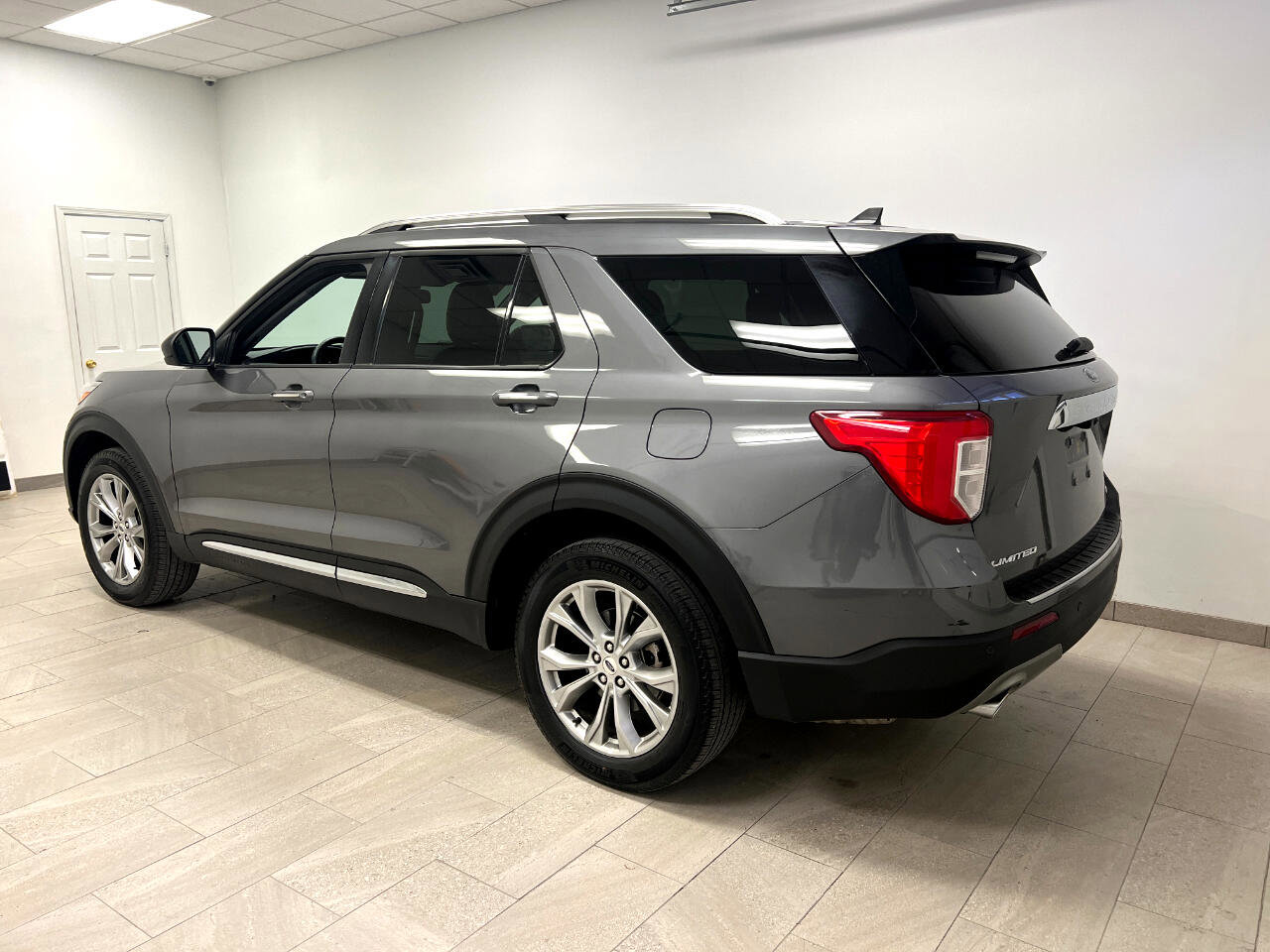 Used 2024 Ford Explorer Limited image 10