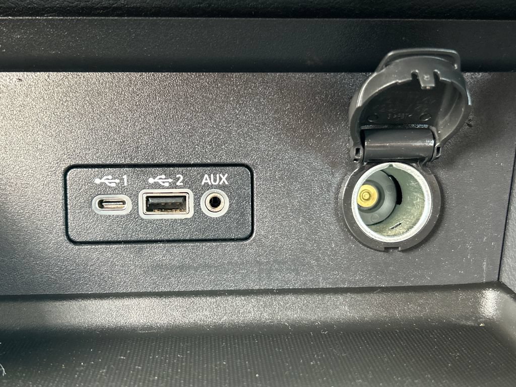 Used 2020 Nissan Sentra SV w/ Trunk Package FWD image 13