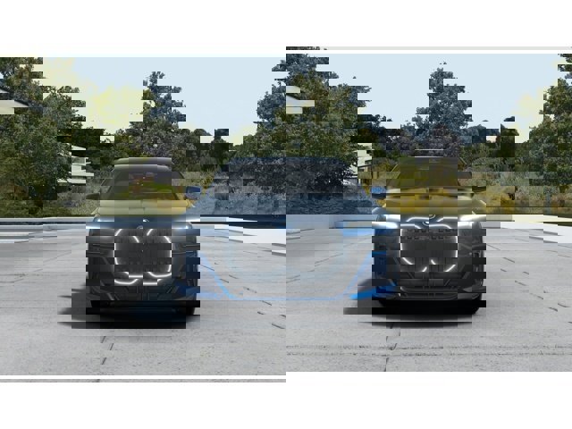 New 2026 BMW 750e xDrive w/ Executive Package image 3