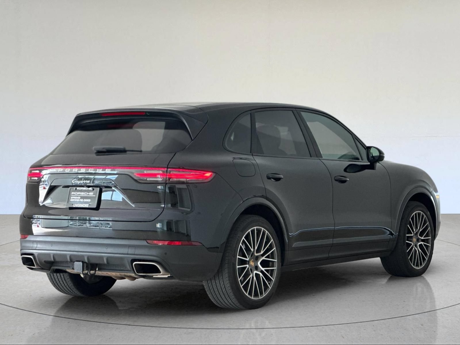 Certified 2023 Porsche Cayenne AWD/4WD image 3