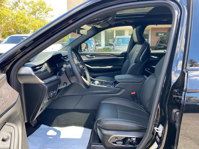 New 2025 Jeep Grand Cherokee Overland w/ Adv Protech Group III image 22