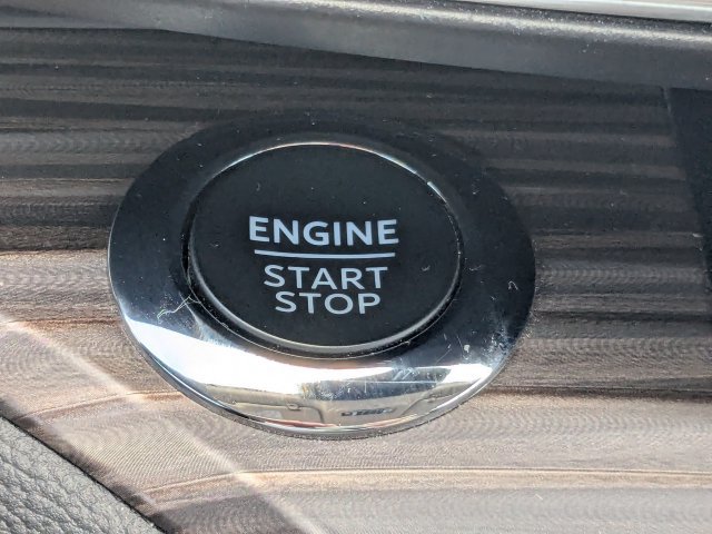 Used 2024 Ford Explorer Limited w/ Limited Technology Package RWD image 30