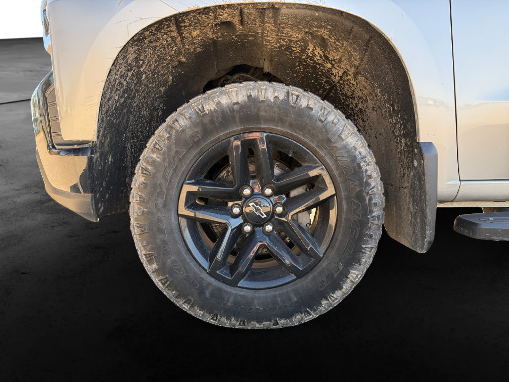 Used 2022 Chevrolet Silverado 1500 LT Trail Boss w/ Bed Protection Package AWD/4WD image 11